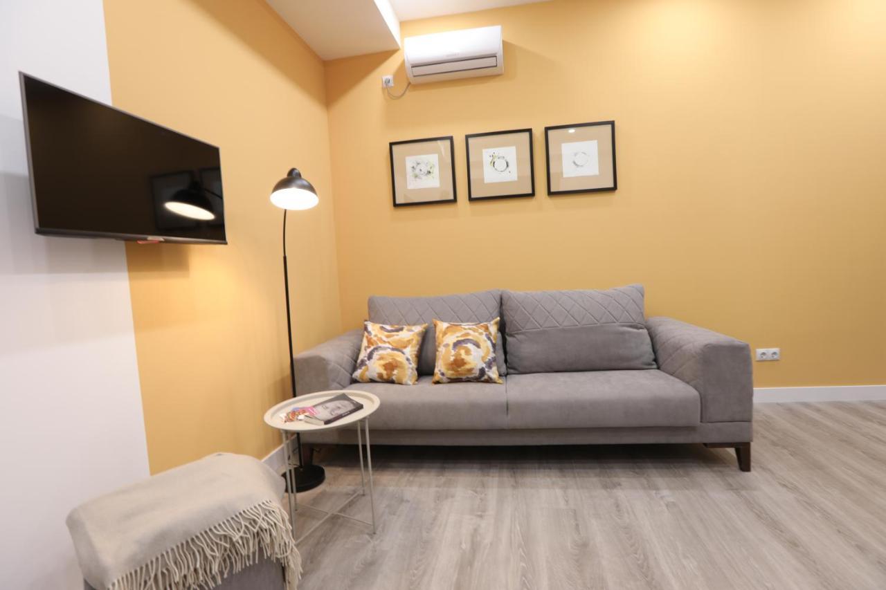 Hotelise I Blue-Poppy Apartment Erywań Zewnętrze zdjęcie
