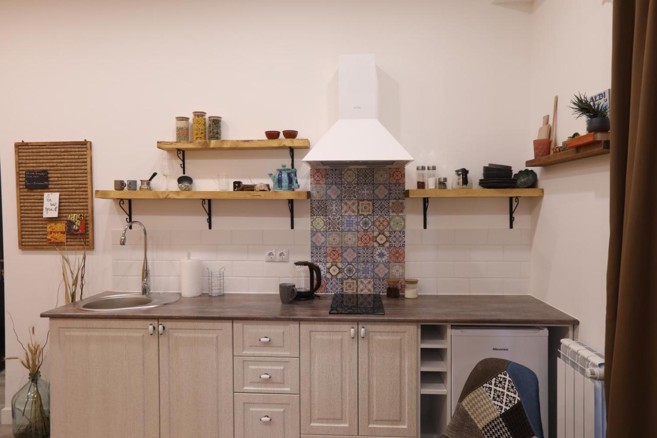 Hotelise I Blue-Poppy Apartment Erywań Zewnętrze zdjęcie