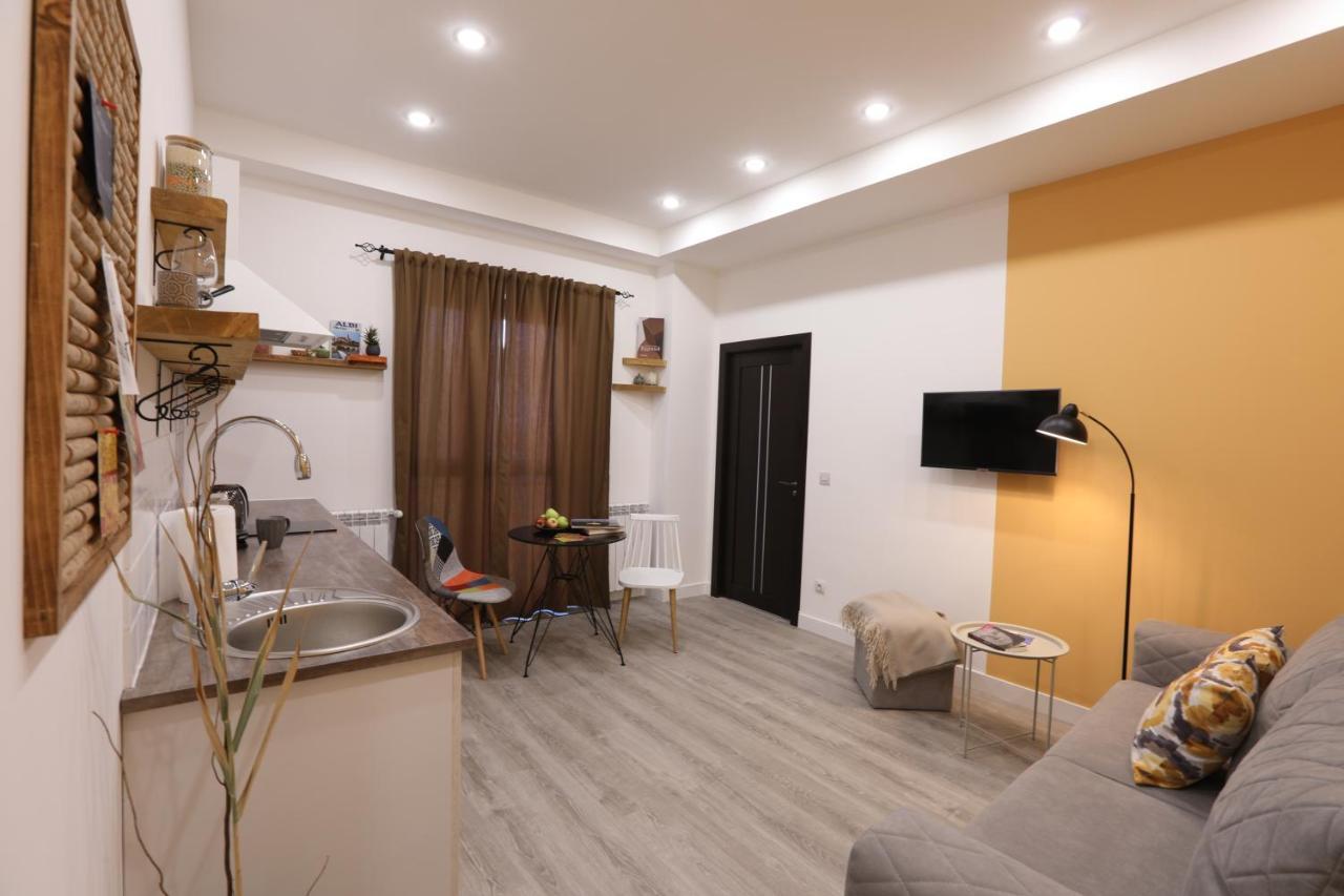 Hotelise I Blue-Poppy Apartment Erywań Zewnętrze zdjęcie
