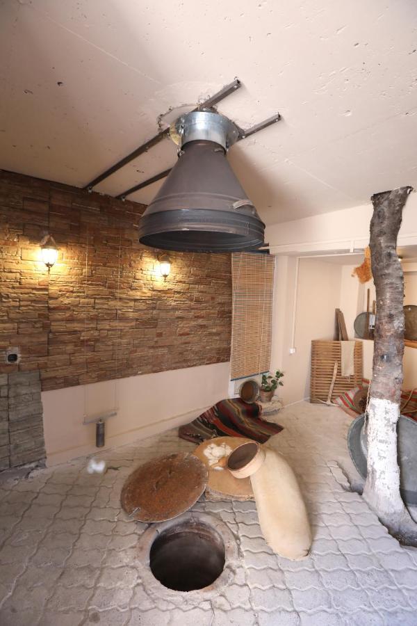Hotelise I Blue-Poppy Apartment Erywań Zewnętrze zdjęcie