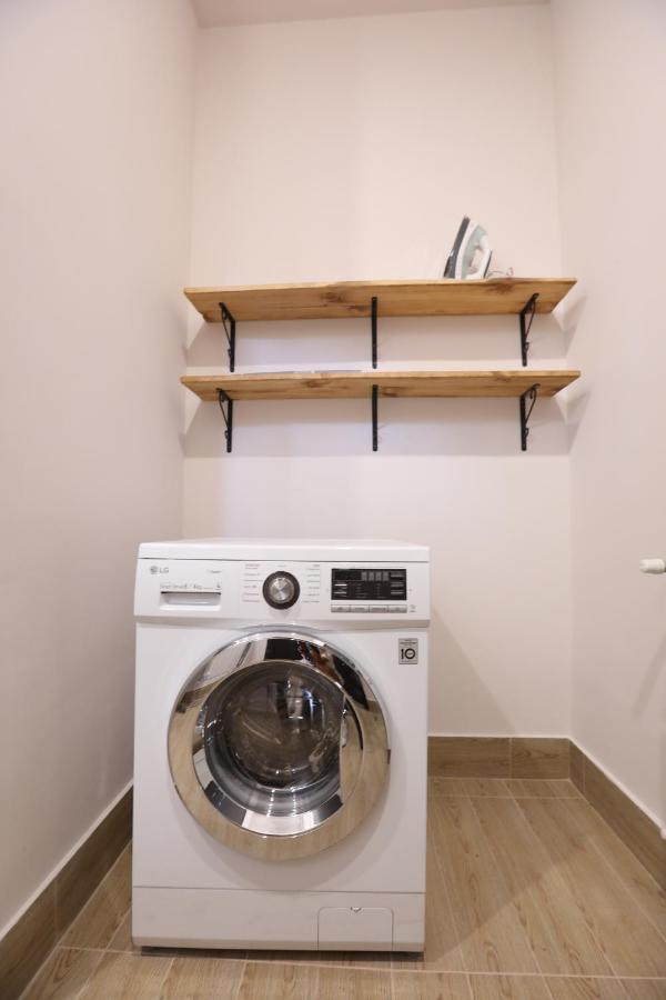Hotelise I Blue-Poppy Apartment Erywań Zewnętrze zdjęcie