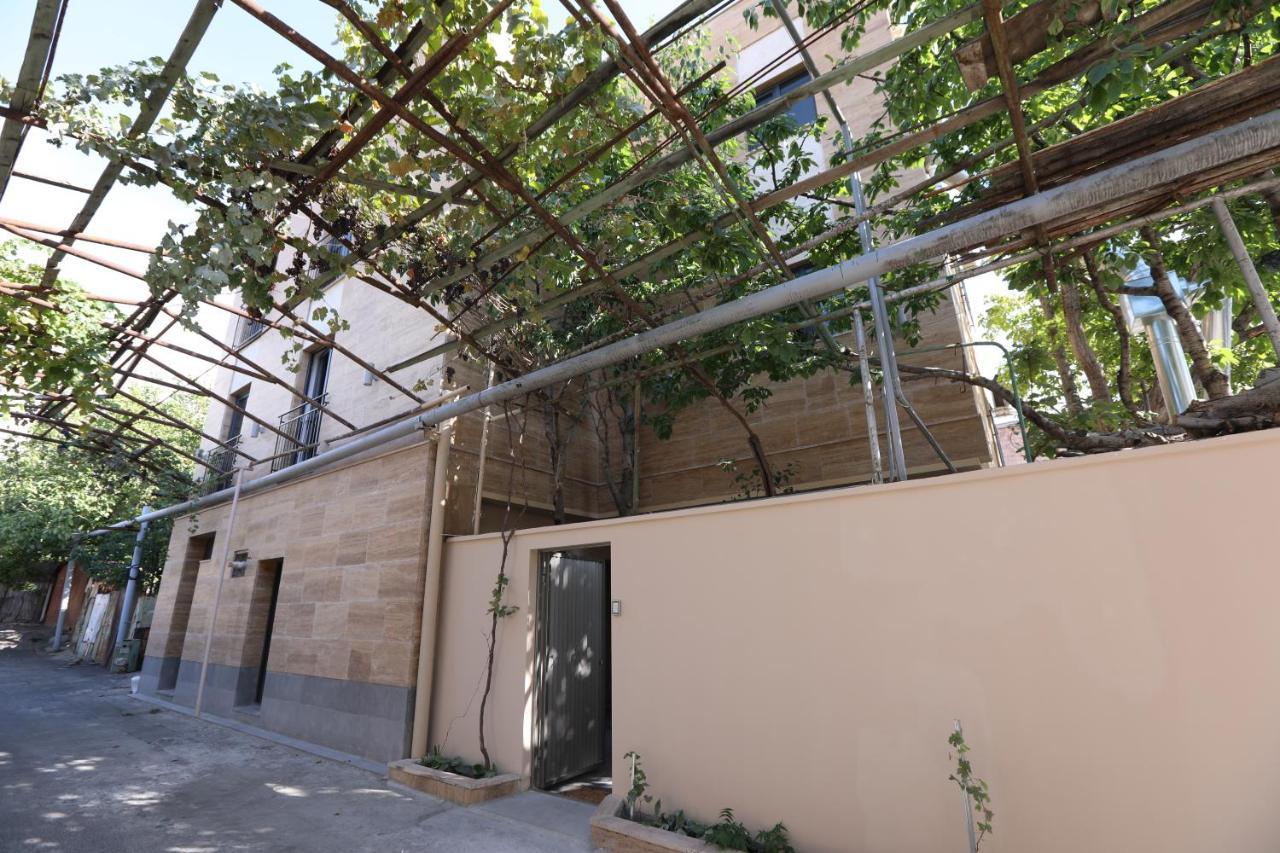 Hotelise I Blue-Poppy Apartment Erywań Zewnętrze zdjęcie
