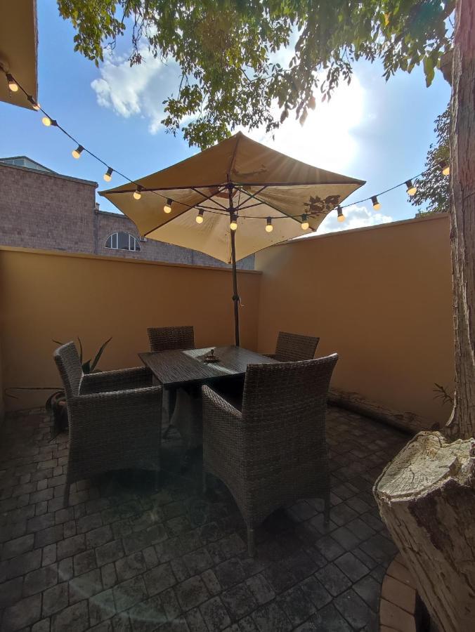 Hotelise I Blue-Poppy Apartment Erywań Zewnętrze zdjęcie