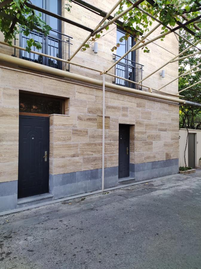 Hotelise I Blue-Poppy Apartment Erywań Zewnętrze zdjęcie